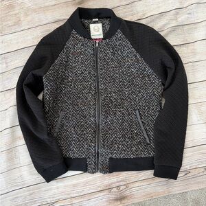 Mavin Women Hamburg Black and Gray Bomber Jacket